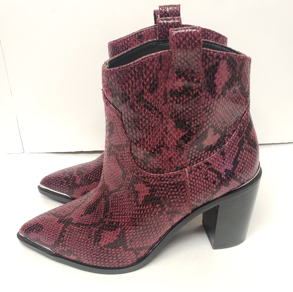 STEVE MADDEN *NWOT* Women's Zora Fashion Boots